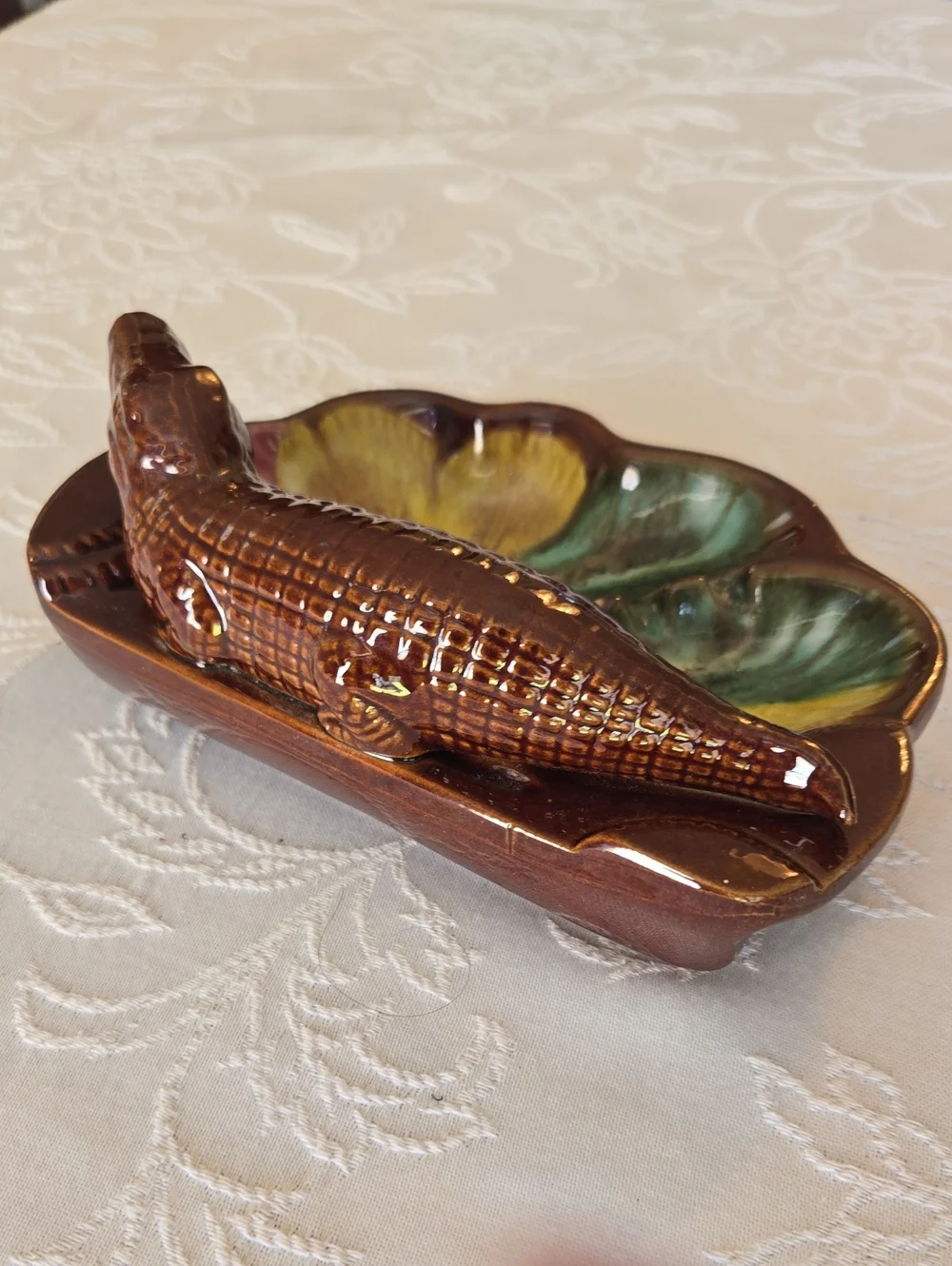 Set Of 2 Aligator Ashtrays Florida Metal Tray & Stonewear Aligator Vintage